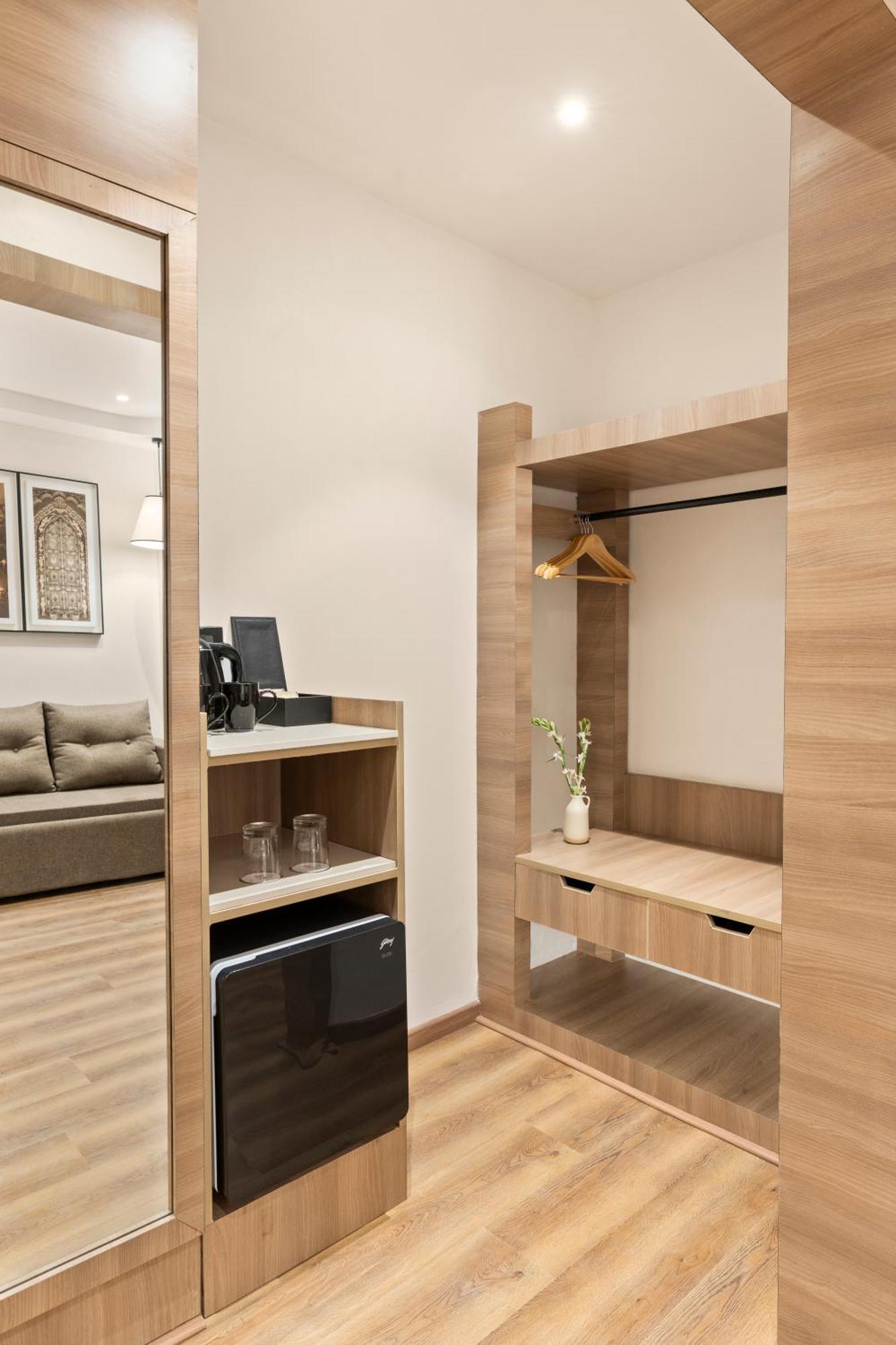 Country Inn Ayodhya - Opposite Airport Екстериор снимка