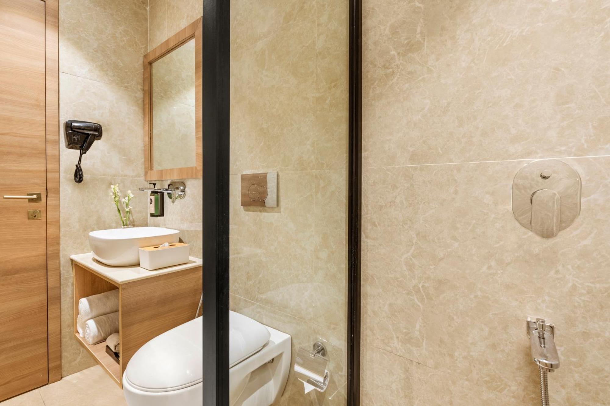 Country Inn Ayodhya - Opposite Airport Екстериор снимка