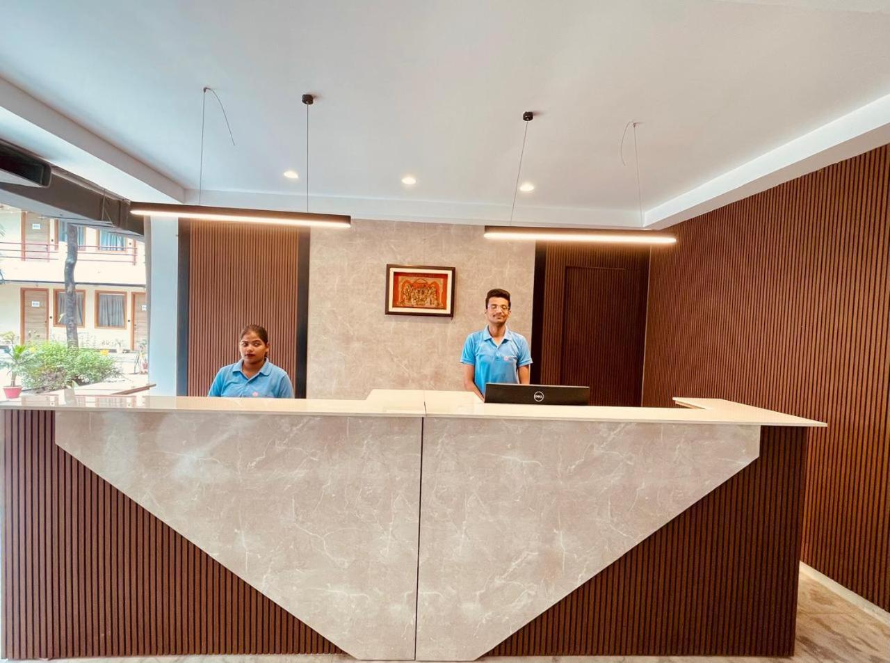 Country Inn Ayodhya - Opposite Airport Екстериор снимка