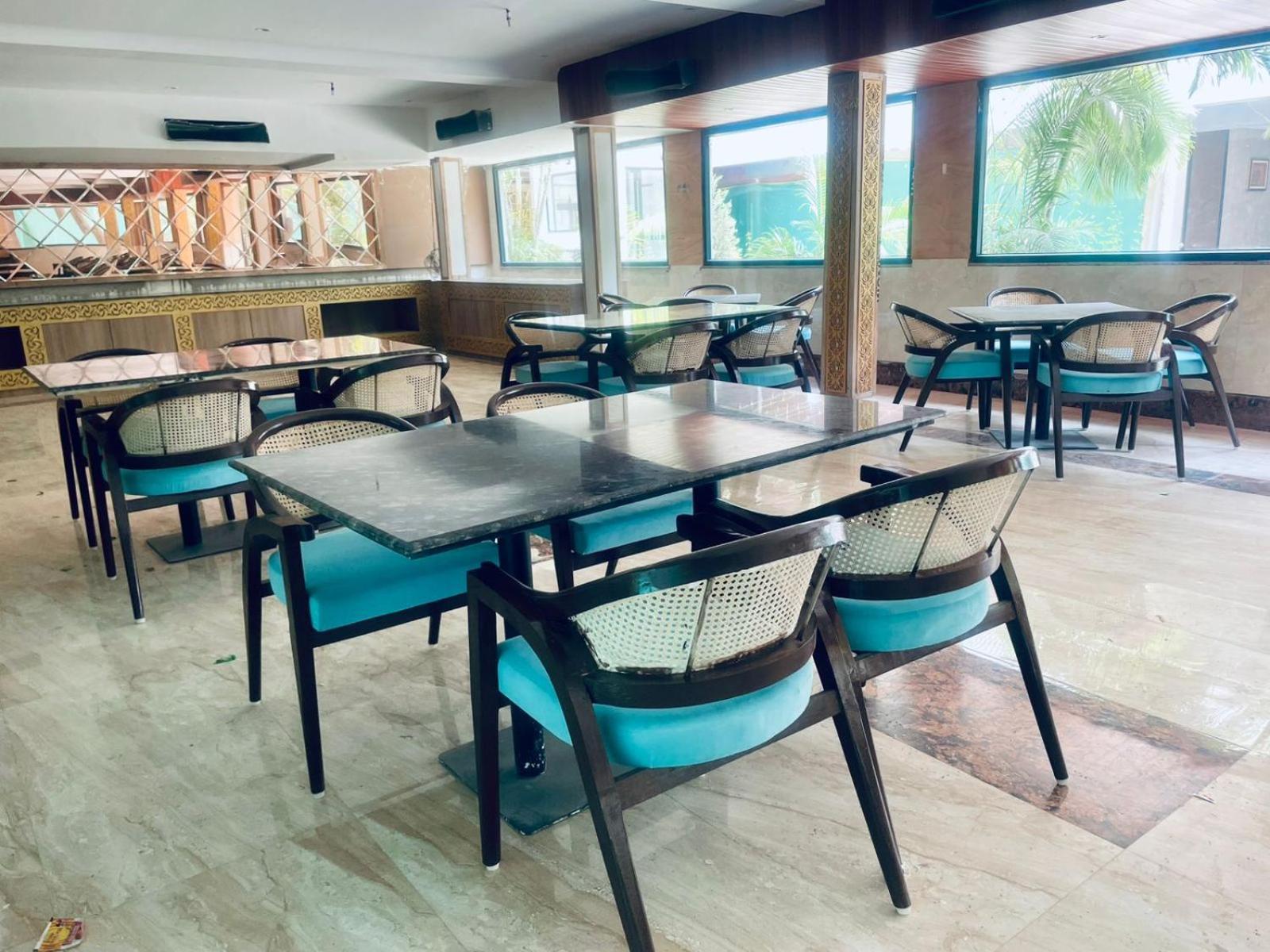 Country Inn Ayodhya - Opposite Airport Екстериор снимка
